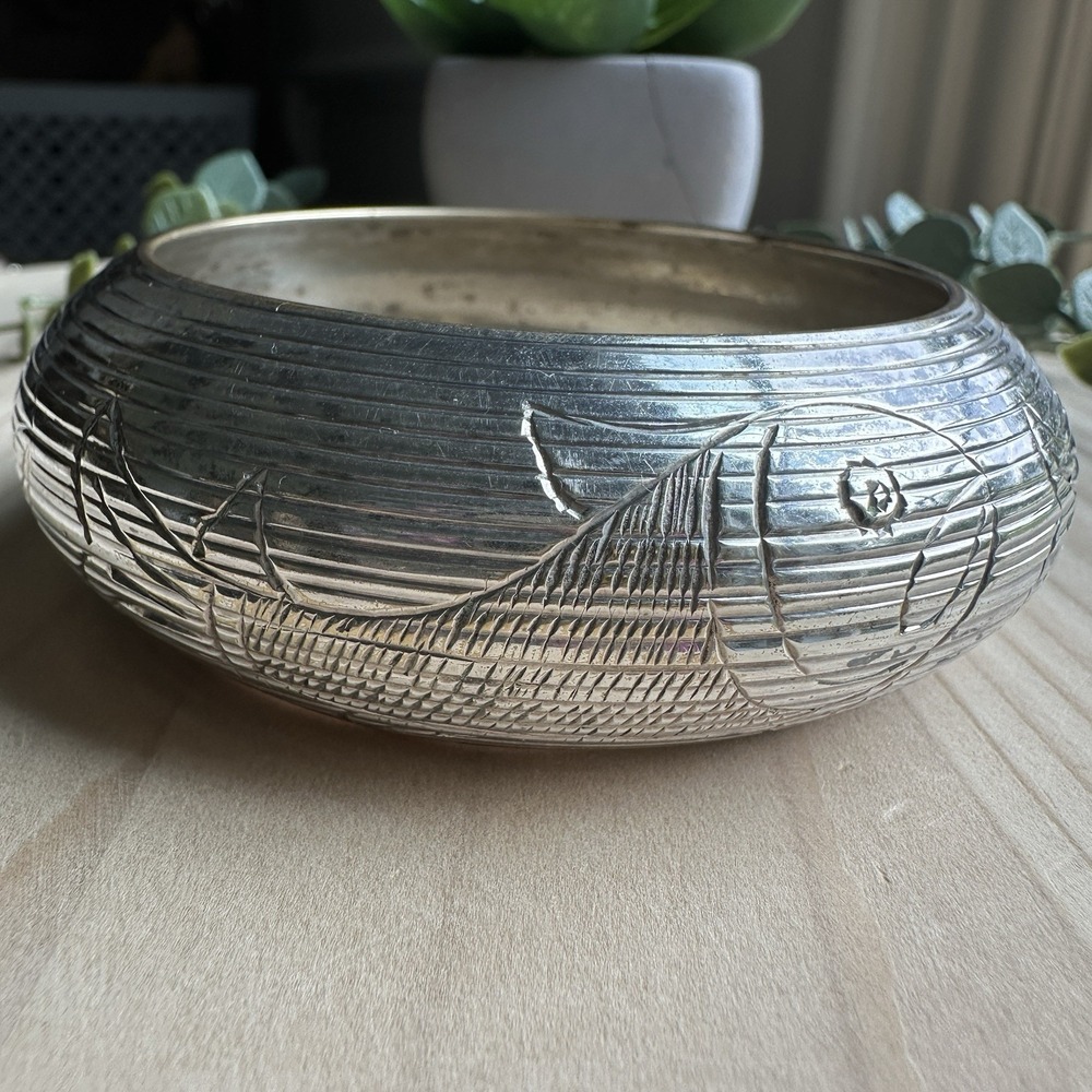 VTG Bangle‎ Bracelet Size 8 Engraved Carp Fish Silver Tone Metal Incised Asian